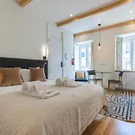 Cozy Studio Apartment Near The River II