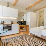 Cozy Studio Apartment Near The River II